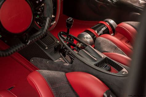 pagani huayra bc interior.